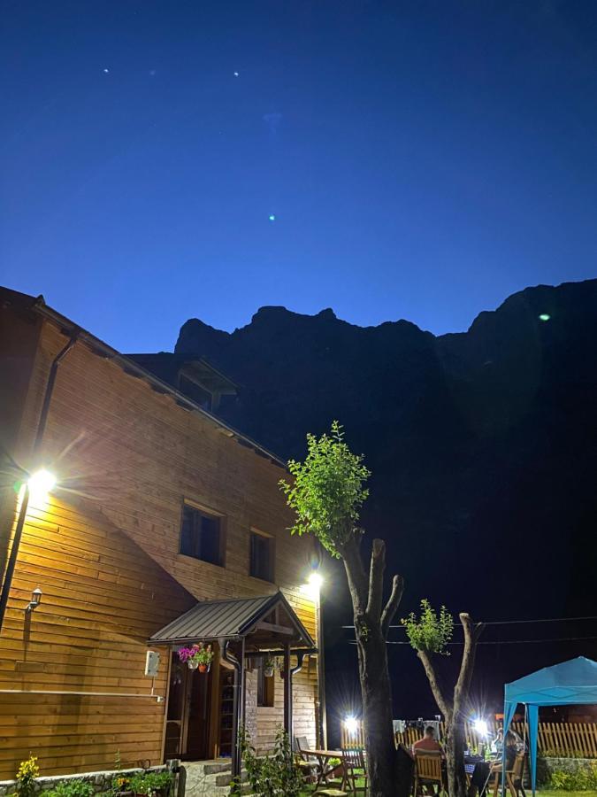 Guesthouse Mehmeti Valbona Exteriör bild