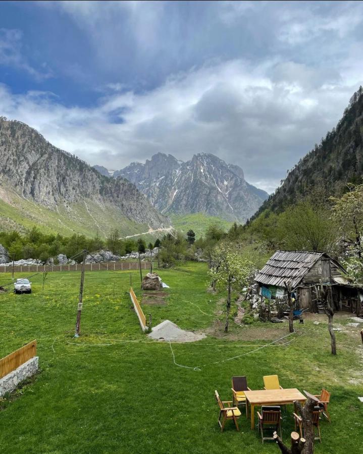 Guesthouse Mehmeti Valbona Exteriör bild