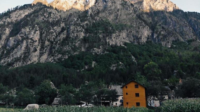 Guesthouse Mehmeti Valbona Exteriör bild