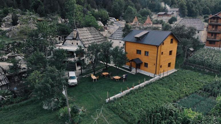 Guesthouse Mehmeti Valbona Exteriör bild