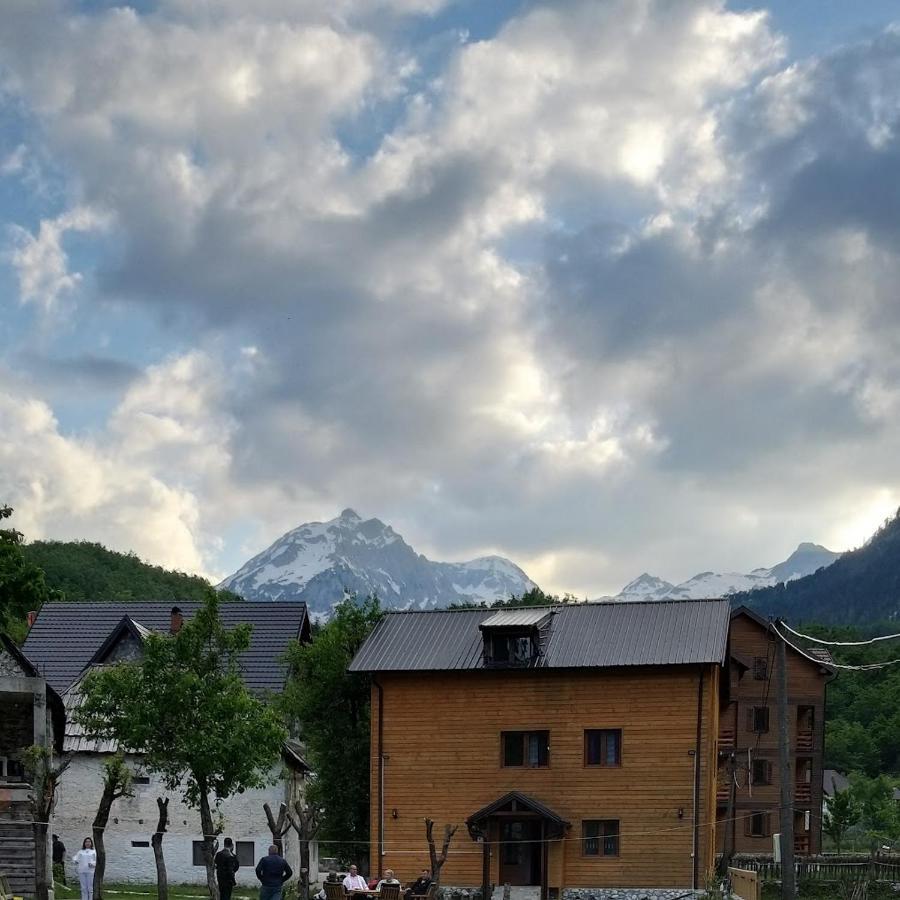 Guesthouse Mehmeti Valbona Exteriör bild