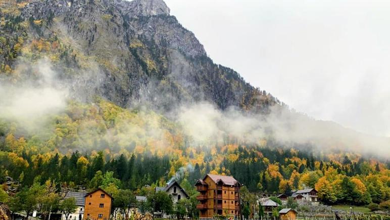 Guesthouse Mehmeti Valbona Exteriör bild