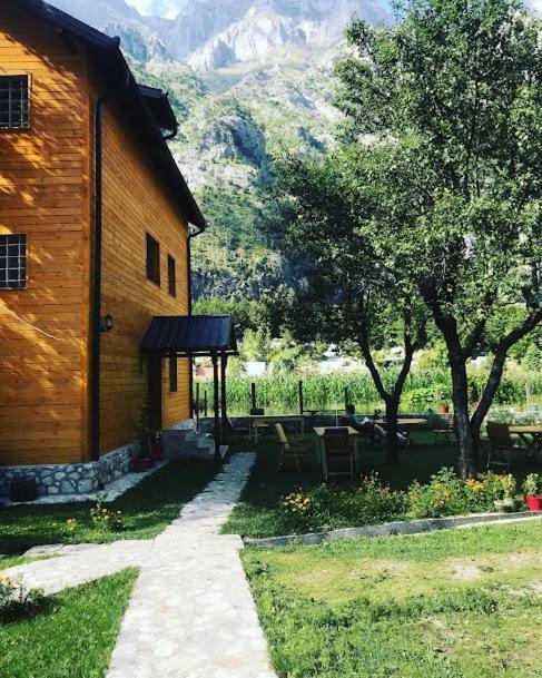 Guesthouse Mehmeti Valbona Exteriör bild