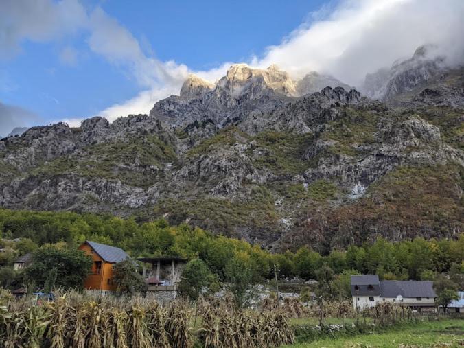 Guesthouse Mehmeti Valbona Exteriör bild
